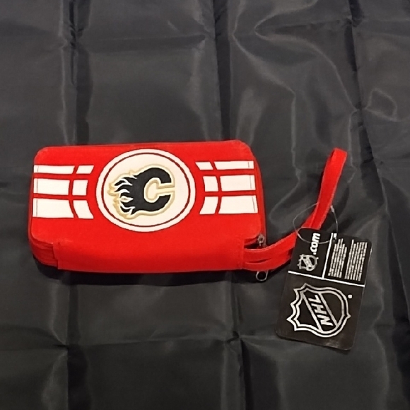 NHL Red and White Team Wristlet - Picture 1 of 1